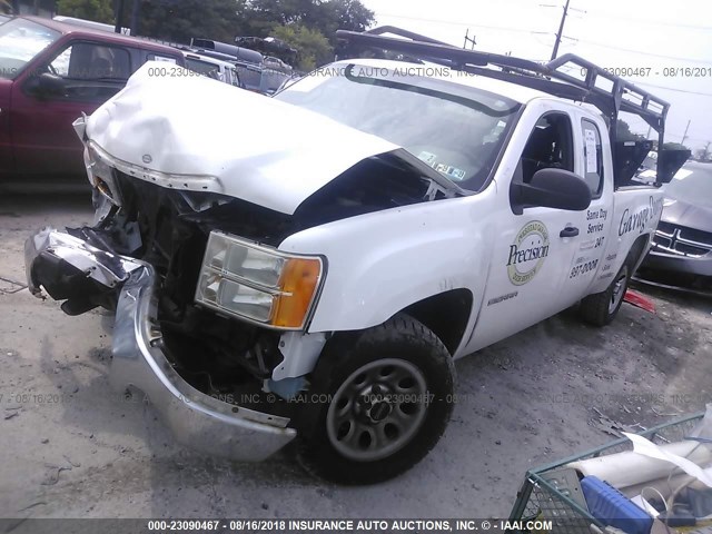 1GTSCTE08AZ150140 - 2010 GMC SIERRA C1500 WHITE photo 2