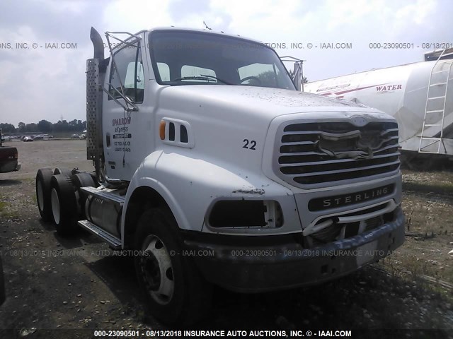 2FWJA3CV44AM77194 - 2004 STERLING TRUCK AT 9500 WHITE photo 1