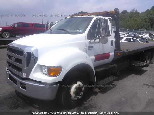 3FRNF65R54V656211 - 2004 FORD F650 SUPER DUTY WHITE photo 2