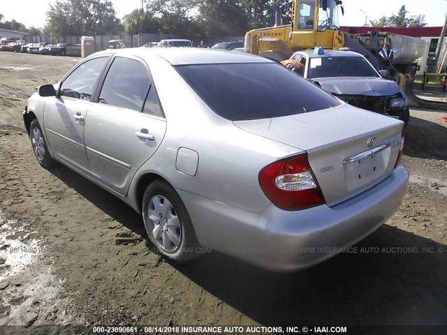 4T1BE32K04U793305 - 2004 TOYOTA CAMRY LE/XLE/SE Күміс фото 3