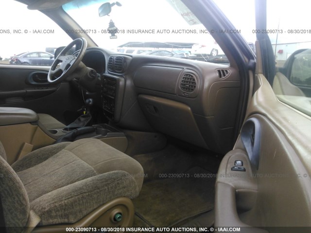 1GNDS13S622429107 - 2002 CHEVROLET TRAILBLAZER  BROWN photo 5