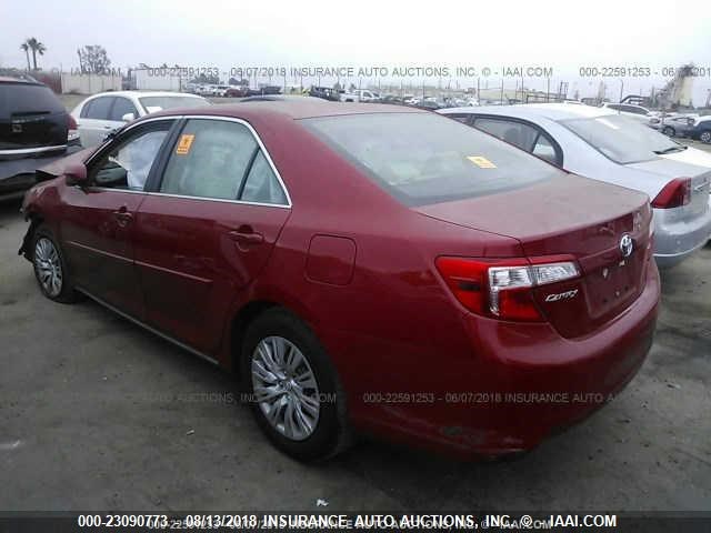 4T4BF1FKXDR296019 - 2013 TOYOTA CAMRY L/SE/LE/XLE RED photo 3