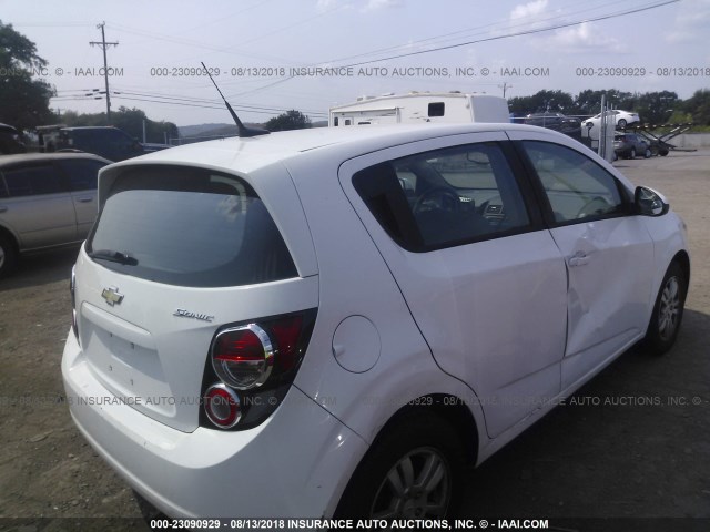 1G1JA6SH5C4157438 - 2012 CHEVROLET SONIC LS WHITE photo 4
