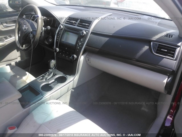 4T1BF1FK8GU512562 - 2016 TOYOTA CAMRY LE/XLE/SE/XSE MAROON photo 5