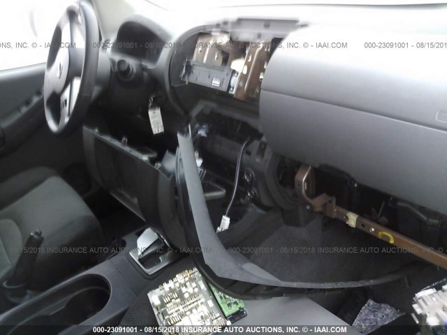 5N1AN08U66C520767 - 2006 NISSAN XTERRA OFF ROAD/S/SE WHITE photo 5