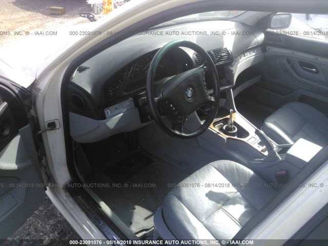 WBADE5320VBV90836 - 1997 BMW 540 I WHITE photo 5