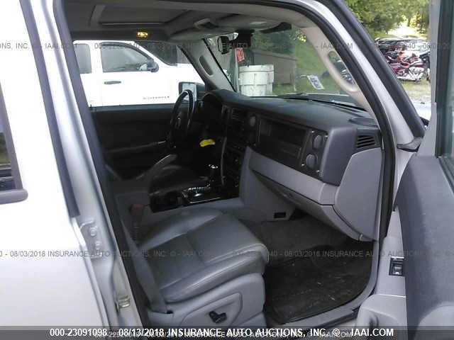 1J8HG48K56C209245 - 2006 JEEP COMMANDER SILVER photo 5