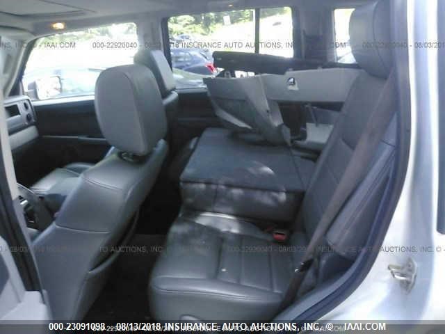 1J8HG48K56C209245 - 2006 JEEP COMMANDER SILVER photo 8