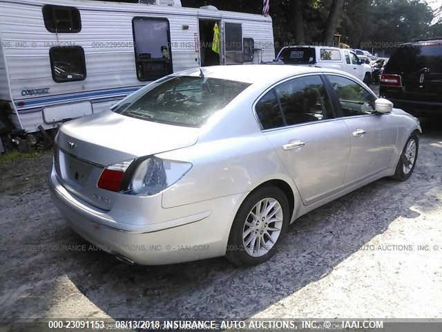 KMHGC4DE1BU131335 - 2011 HYUNDAI GENESIS 3.8L SILVER photo 4