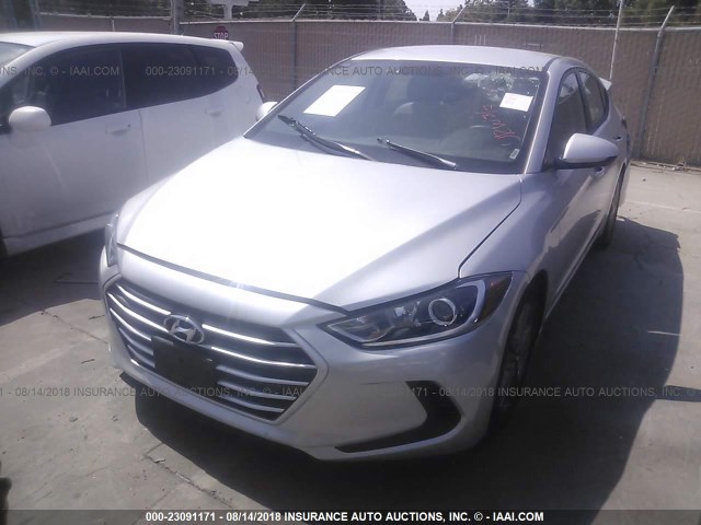 5NPD84LF2JH306350 - 2018 HYUNDAI ELANTRA SEL/VALUE/LIMITED SILVER photo 2