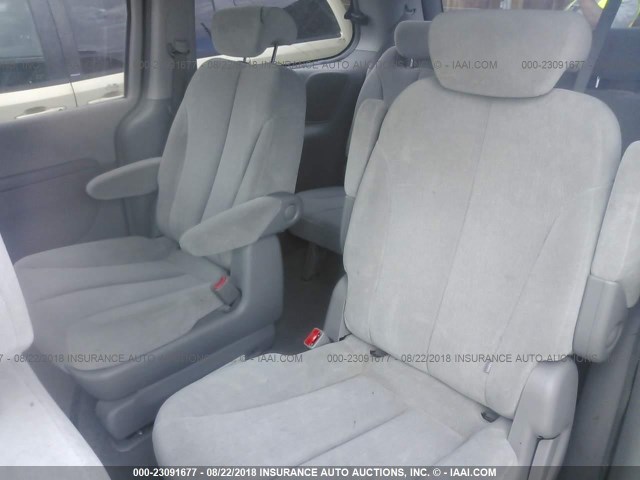 KNDMB233566042845 - 2006 KIA SEDONA EX/LX GRAY photo 8