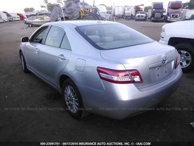 4T4BF3EK4AR059017 - 2010 TOYOTA CAMRY SE/LE/XLE 银色 照片 3