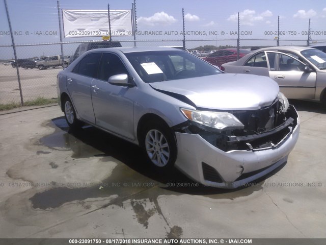 4T4BF1FK3CR214498 - 2012 TOYOTA CAMRY SE/LE/XLE ვერცხლისფერი ფოტო 1