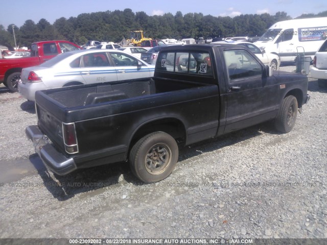 1GTBS14B3F8518201 - 1985 GMC S TRUCK S15 BLACK photo 4