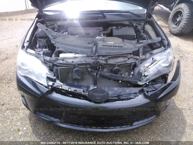 4T1BF1FK6GU140266 - 2016 TOYOTA CAMRY LE/XLE/SE/XSE 黑色 照片 10