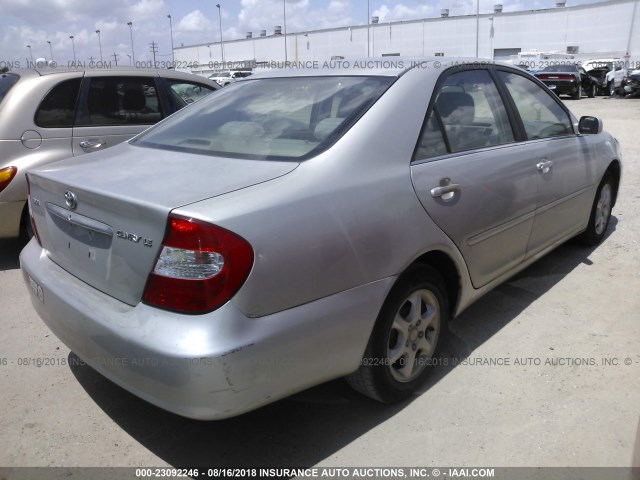 4T1BE32KX3U142195 - 2003 TOYOTA CAMRY LE/XLE/SE Gümüş foto 4
