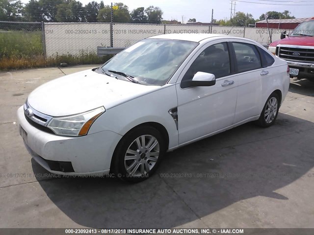 1FAHP35N58W300121 - 2008 FORD FOCUS SE/SEL/SES WHITE photo 2