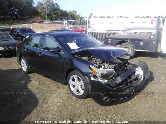 4T1BF1FK2CU038117 - 2012 TOYOTA CAMRY SE/LE/XLE 灰色 照片 1