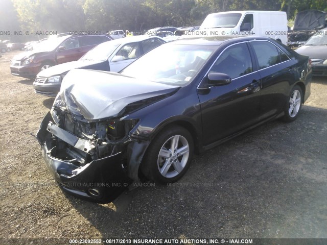 4T1BF1FK2CU038117 - 2012 TOYOTA CAMRY SE/LE/XLE 灰色 照片 2