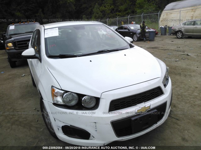 1G1JA6SH4C4164056 - 2012 CHEVROLET SONIC LS WHITE photo 6