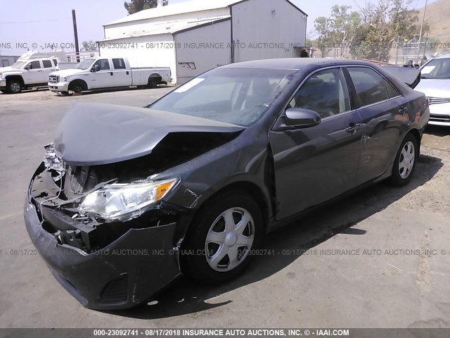 4T4BF1FKXCR162044 - 2012 TOYOTA CAMRY SE/LE/XLE GRAY photo 2