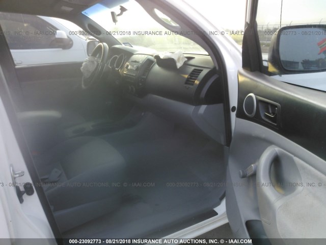 5TETX22NX8Z543574 - 2008 TOYOTA TACOMA ACCESS CAB Weiß Foto 5