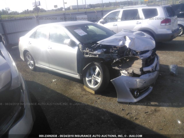4T1BF1FK2DU284358 - 2013 TOYOTA CAMRY L/SE/LE/XLE Gümüş foto 1