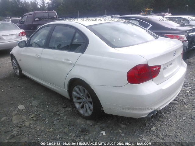 WBAPK5C57BF123319 - 2011 BMW 328 XI SULEV WHITE photo 3