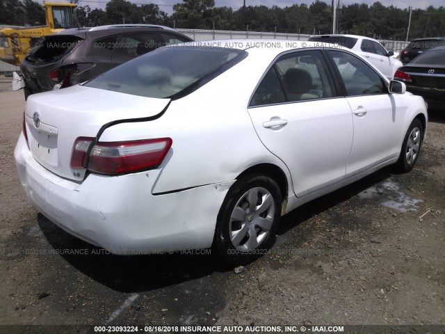 4T1BE46K47U630564 - 2007 TOYOTA CAMRY NEW GENERAT CE/LE/XLE/SE WHITE photo 4