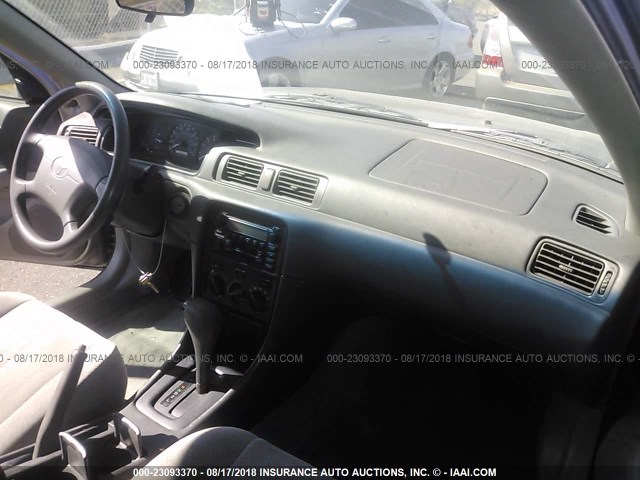 JT2BG22K8Y0522961 - 2000 TOYOTA CAMRY CE/LE/XLE 灰色 照片 5