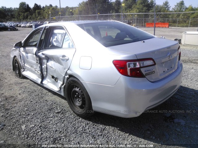 4T1BF1FK8DU250344 - 2013 TOYOTA CAMRY L/SE/LE/XLE Gümüş foto 3