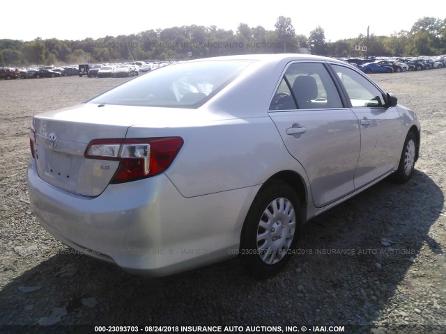 4T1BF1FK8DU250344 - 2013 TOYOTA CAMRY L/SE/LE/XLE Gümüş foto 4