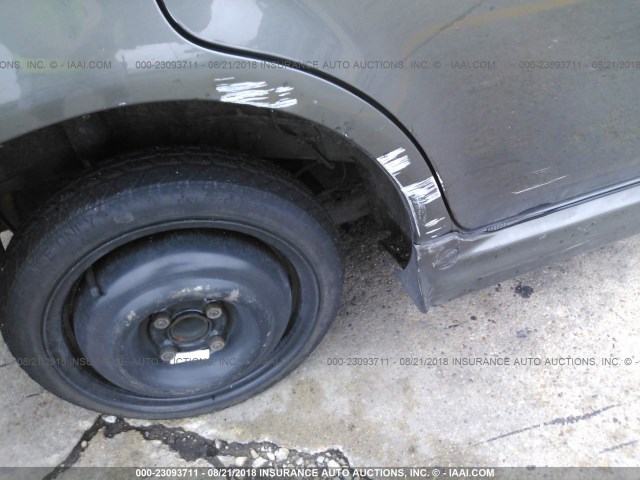 JTLKT324764032497 - 2006 TOYOTA SCION XB Grün Foto 6