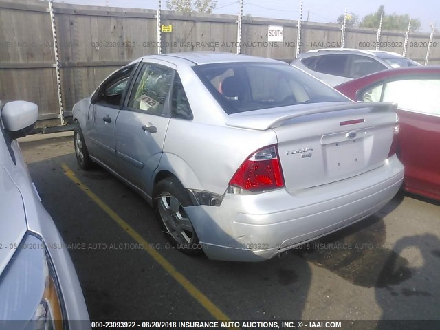 1FAFP34N27W306451 - 2007 FORD FOCUS ZX4/S/SE/SES SILVER photo 3
