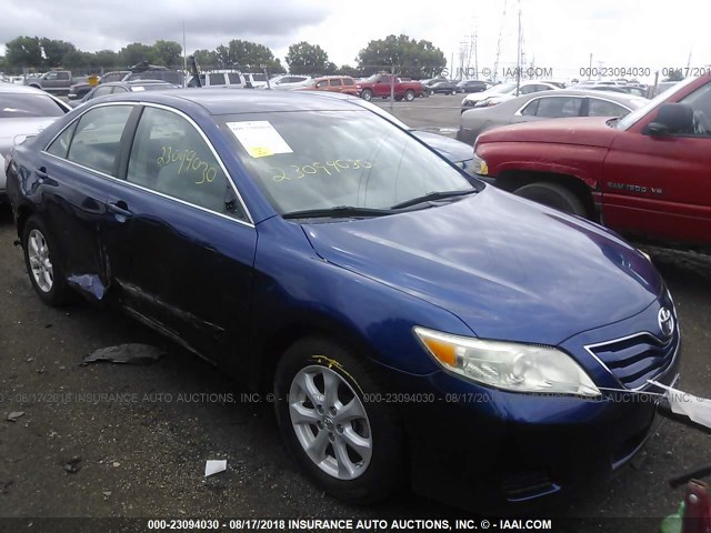 4T4BF3EK4BR125213 - 2011 TOYOTA CAMRY SE/LE/XLE მუქი ლურჯი ფოტო 1