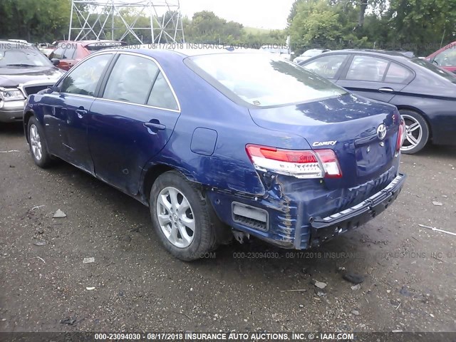 4T4BF3EK4BR125213 - 2011 TOYOTA CAMRY SE/LE/XLE მუქი ლურჯი ფოტო 3