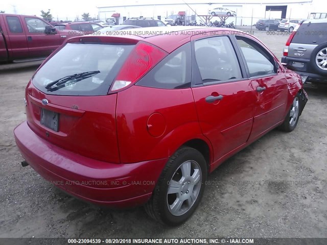 1FAHP37N87W103732 - 2007 FORD FOCUS ZX5/S/SE/SES RED photo 4