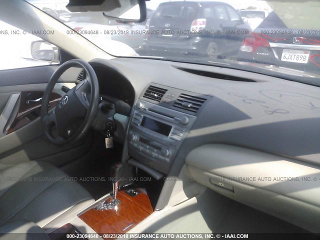 4T1BF3EK8AU569221 - 2010 TOYOTA CAMRY SE/LE/XLE BEIGE photo 5