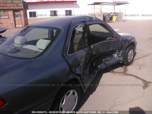 4T1BG22K3YU943885 - 2000 TOYOTA CAMRY CE/LE/XLE 蓝色 照片 6