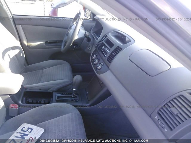 4T1BE32K85U555350 - 2005 TOYOTA CAMRY LE/XLE/SE Boz foto 5