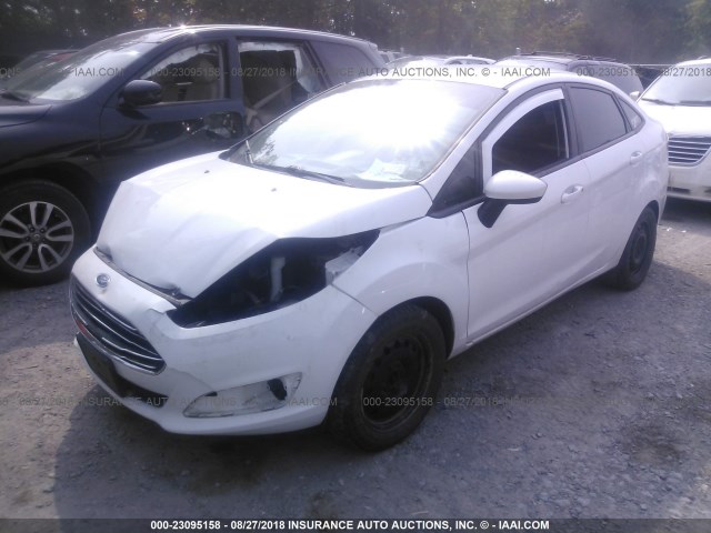 3FADP4AJ0EM210829 - 2014 FORD FIESTA S WHITE photo 2