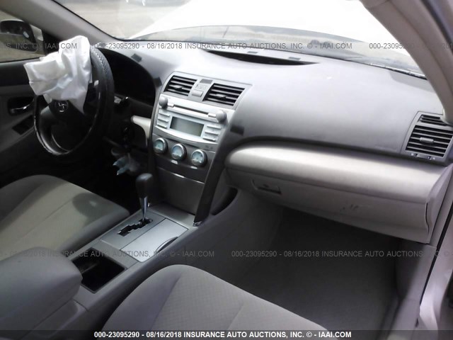 4T1BE46K19U881433 - 2009 TOYOTA CAMRY SE/LE/XLE ოქროსფერი ფოტო 5