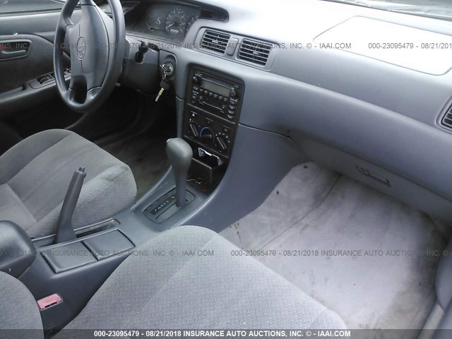 JT2BG22K6Y0441800 - 2000 TOYOTA CAMRY CE/LE/XLE GRAY photo 5