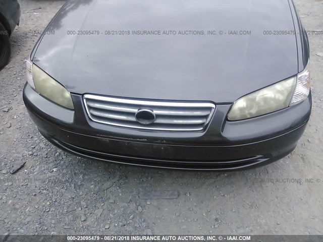 JT2BG22K6Y0441800 - 2000 TOYOTA CAMRY CE/LE/XLE 灰色 照片 6