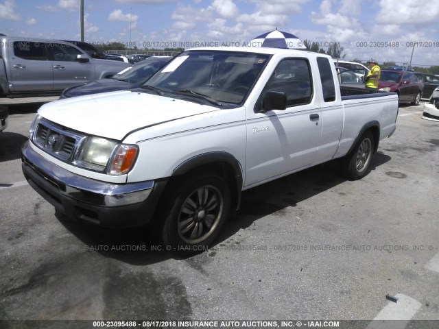 1N6DD26S0YC364131 - 2000 NISSAN FRONTIER KING CAB XE WHITE photo 2