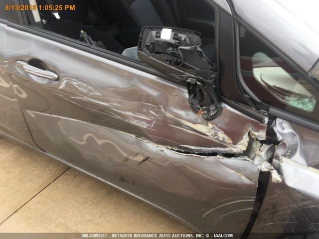 3N1CE2CPXHL358646 - 2017 NISSAN VERSA NOTE S/S PLUS/SV/SL/SR GRAY photo 11