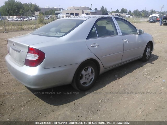 4T1BF32K72U523756 - 2002 TOYOTA CAMRY LE/XLE/SE Күміс фото 4