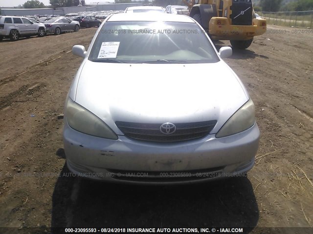 4T1BF32K72U523756 - 2002 TOYOTA CAMRY LE/XLE/SE Күміс фото 6