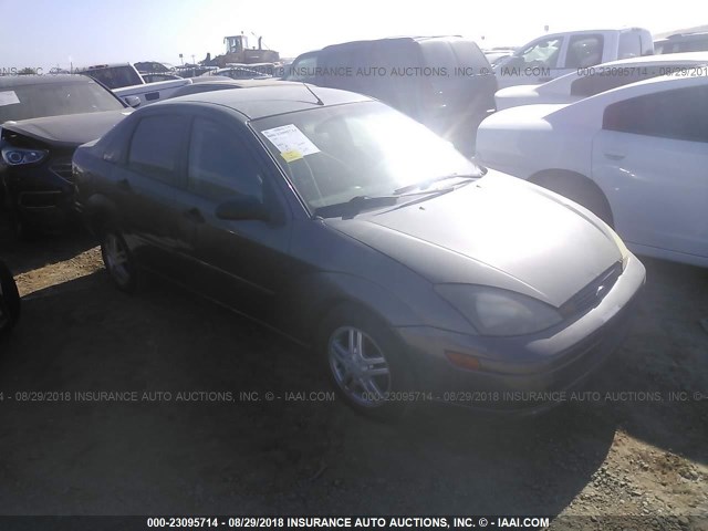 1FAFP34Z63W273807 - 2003 FORD FOCUS SE COMFORT/SE SPORT GRAY photo 1