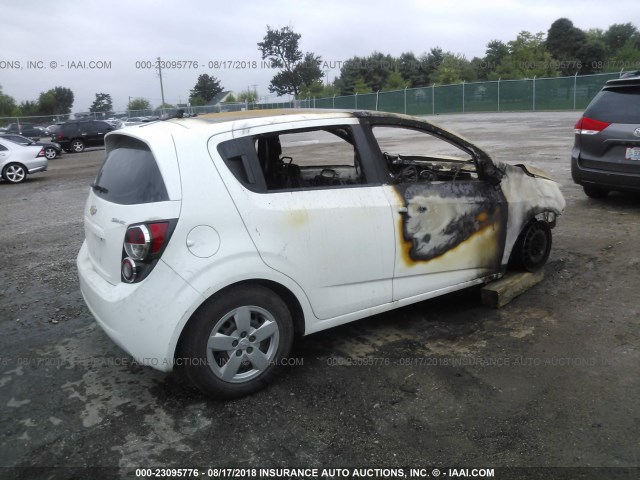 1G1JA6SG7E4212238 - 2014 CHEVROLET SONIC LS WHITE photo 4
